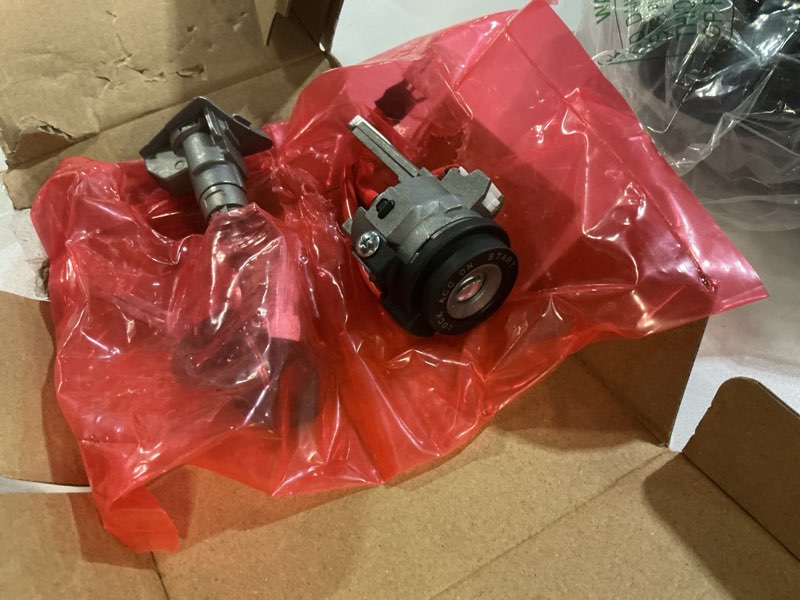 Condition photo showing New/Like New for 819103xa00 front left driver side door lock cylinder set replacement for hyundai elantra 1.8l 2.0l 2011 2012 2013 2014 2015 replaces 81970-3xa00 81910-3xa00 819703xa00