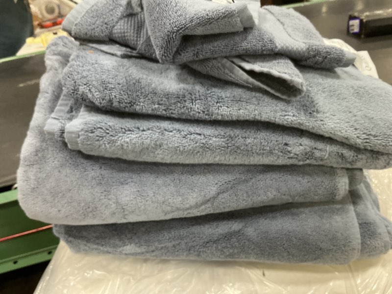 Condition photo showing Good Condition for turkish ultra plush bath towel bundle, one size, mineral