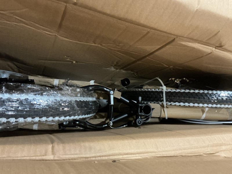 Condition photo showing New/Like New for joystar lubbock 20 24 inch kids bike for boys & girls ages 7-12 years hardtail mountain bike for kids with 1-speed/7-speed drivetrain, white wall knobby tires, kids' bicycle