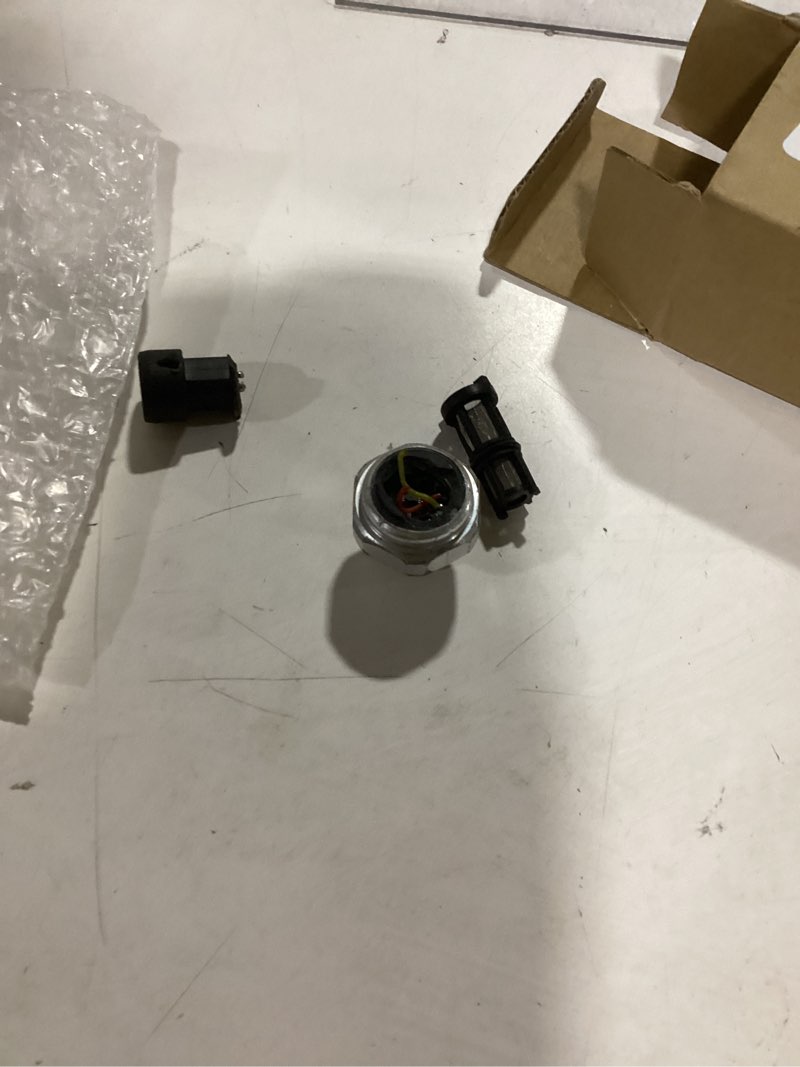 Condition photo showing Good Condition for tld1846a oil pressure sensor with socket for chevy gmc cadillac silverado 1500 2500 3500 express suburban tahoe avalanche corvette impala ssr trailblazer savana sierra yukon envoy cts escalade esv ext