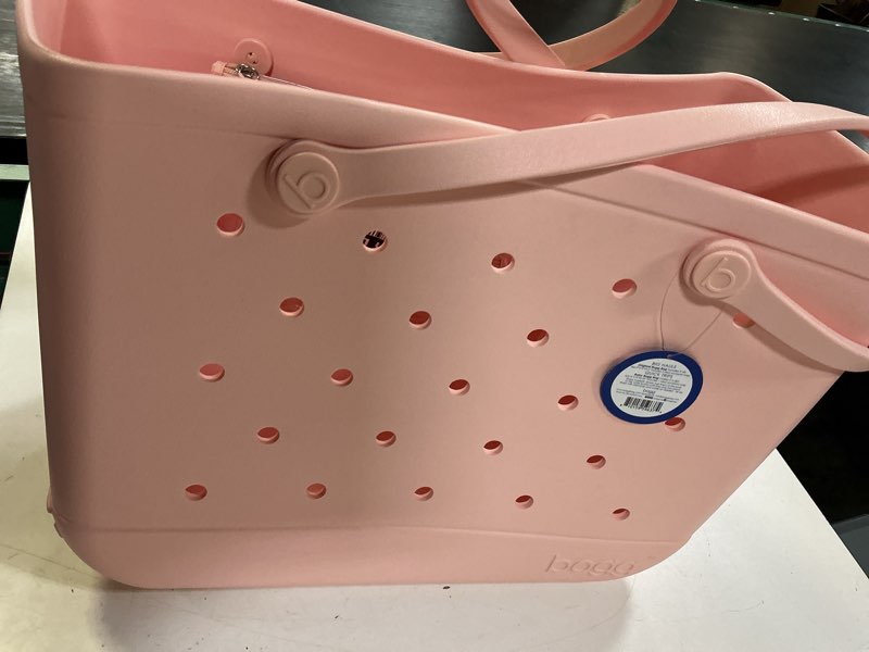 Condition photo showing Good Condition for original bogg bag - peach daiquiri