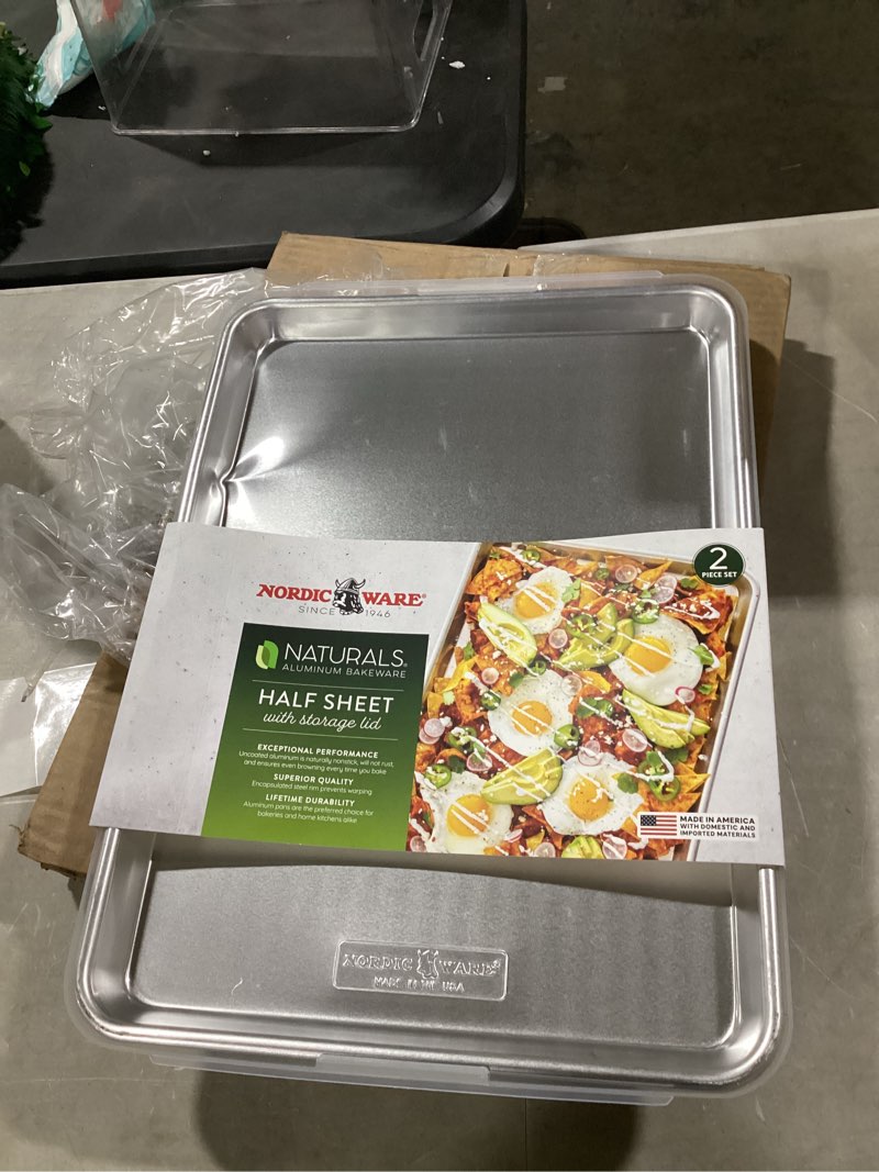 Condition photo showing As Is for nordic ware naturals half sheet with lid