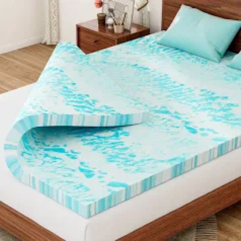 memory foam topper on memory foam mattress(size unknown)