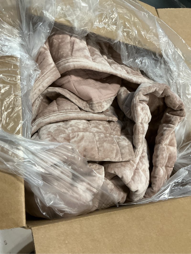 Condition photo showing Good Condition for RECYCO Luxury Velvet Quilt Twin/Twin XL Size Bedding Set, Ultra Soft Velvet Comforter Set, Lightweight Quilted Channel Box Stitch Oversized Bedspread Coverlet for All Season, with 1 Sham, Rose Pink Twin/Twin XL (68" x 92") Rose Pink