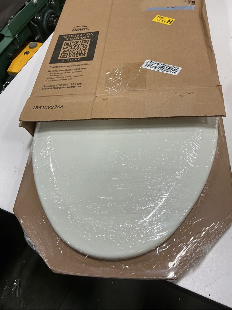 Condition photo showing Good Condition for bemis 1500ec durable wood toilet seat with easy clean hinges, made in usa, elongated, biscuit biscuit elongated