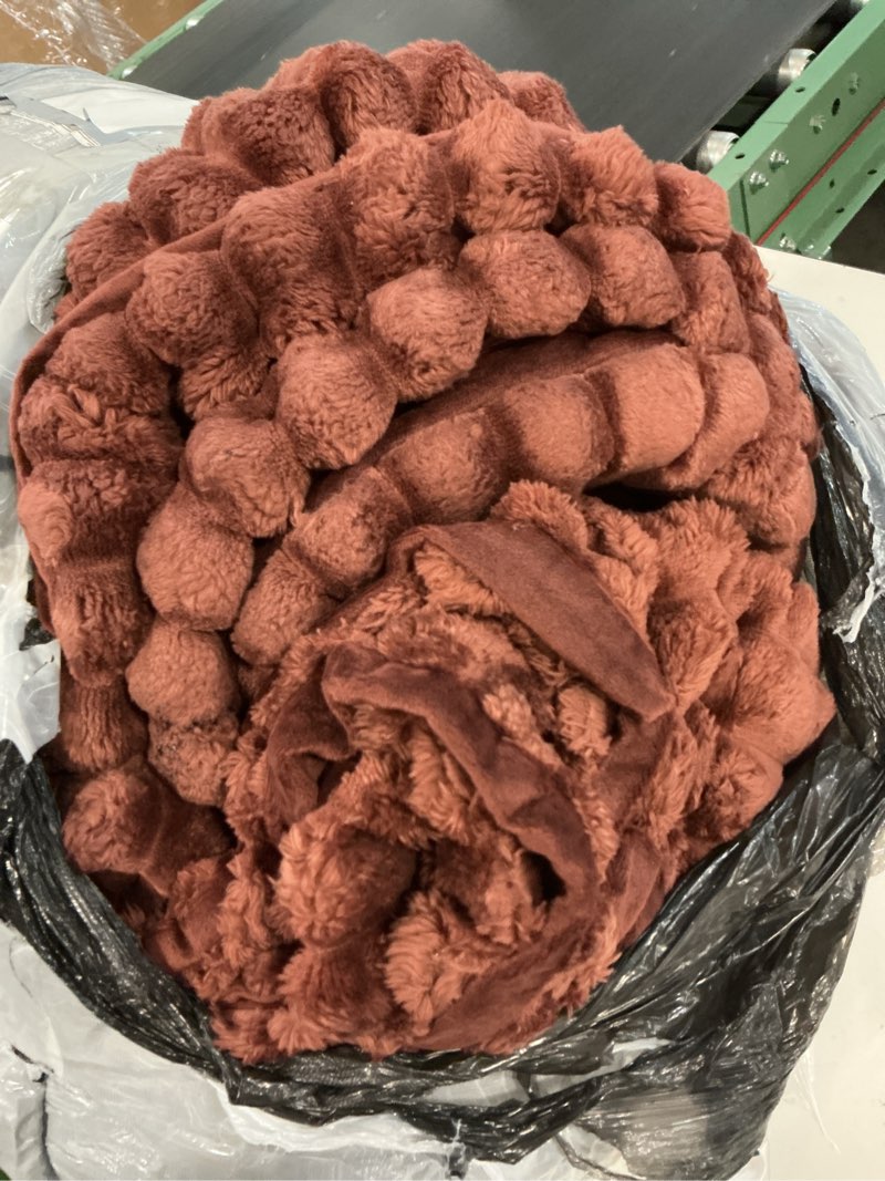 Condition photo showing Good Condition for bedelite fleece queen comforter set -super soft & warm fluffy hot chotolate bedding, luxury fuzzy heavy bed set for winter with 2 pillow cases hot chotolate queen