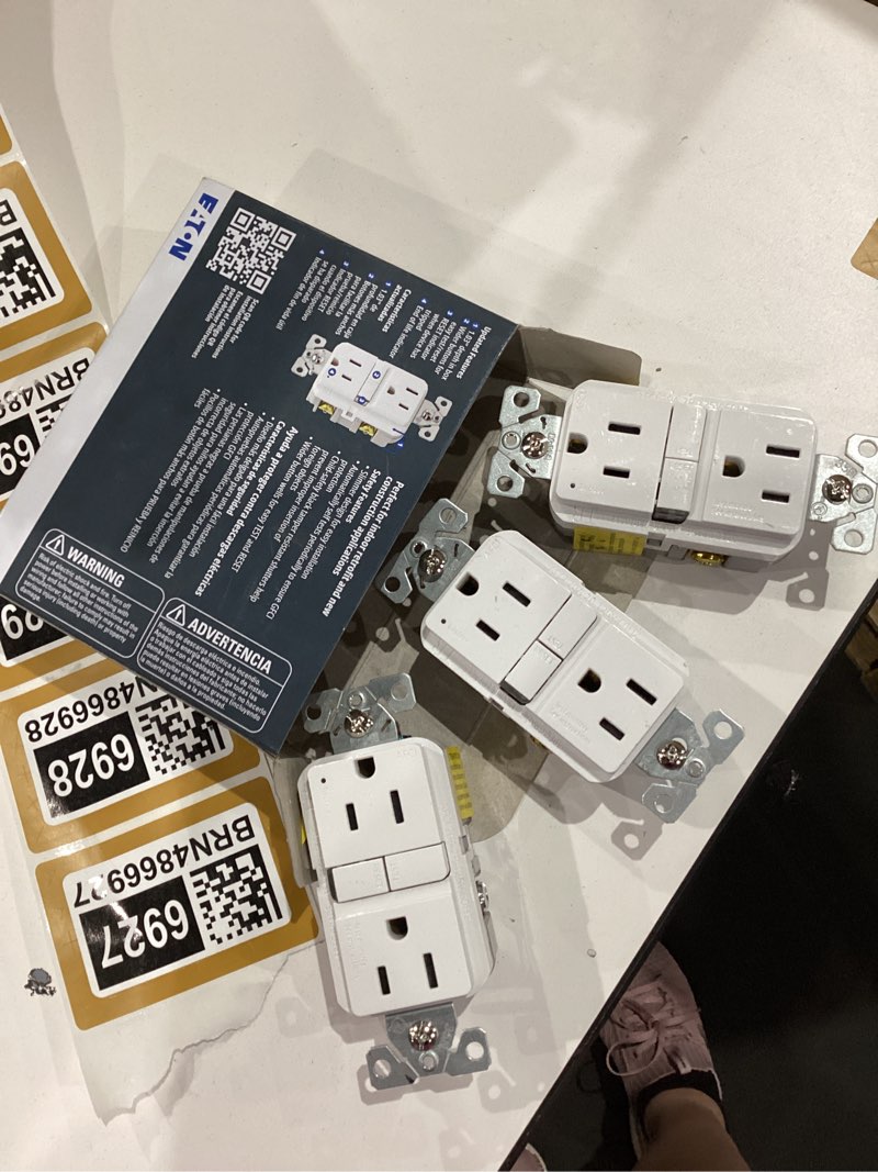 Condition photo showing Good Condition for eaton 15 -amp 125-volt tamper resistant gfci residential decorator outlet receptacles , white 3