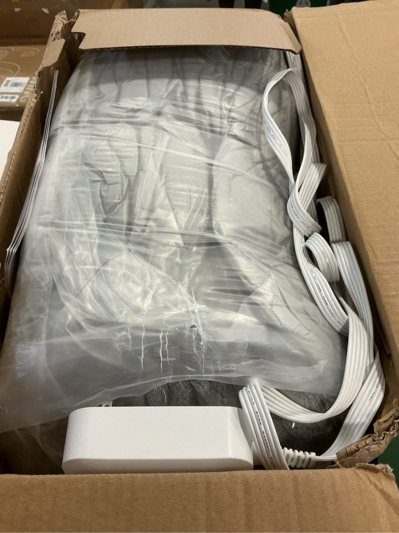 Condition photo showing New/Like New for Heated Comforter Blanket Queen Size with LCD Controller, Tufted Fast Heating Electric Quilt, 6 Heat Levels & 2-10H Time Settings, UL Certified,  grey Queen 90\\\" x 90\\\"  grey tufted Queen 90\\\"× 90\\\"