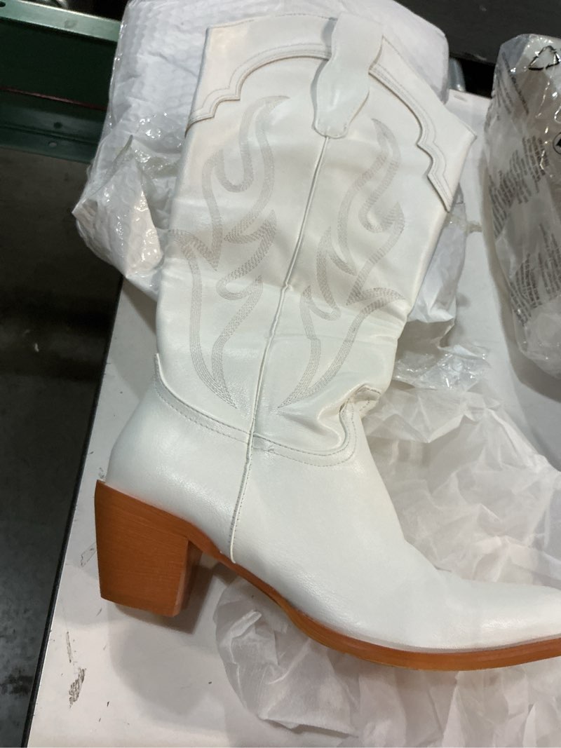 Condition photo showing New/Like New for Women Western Cowboy Boots Embroidered Knee High Cowgirl Boots Pull On Pointed Toe Tall Boots for Girls 41
