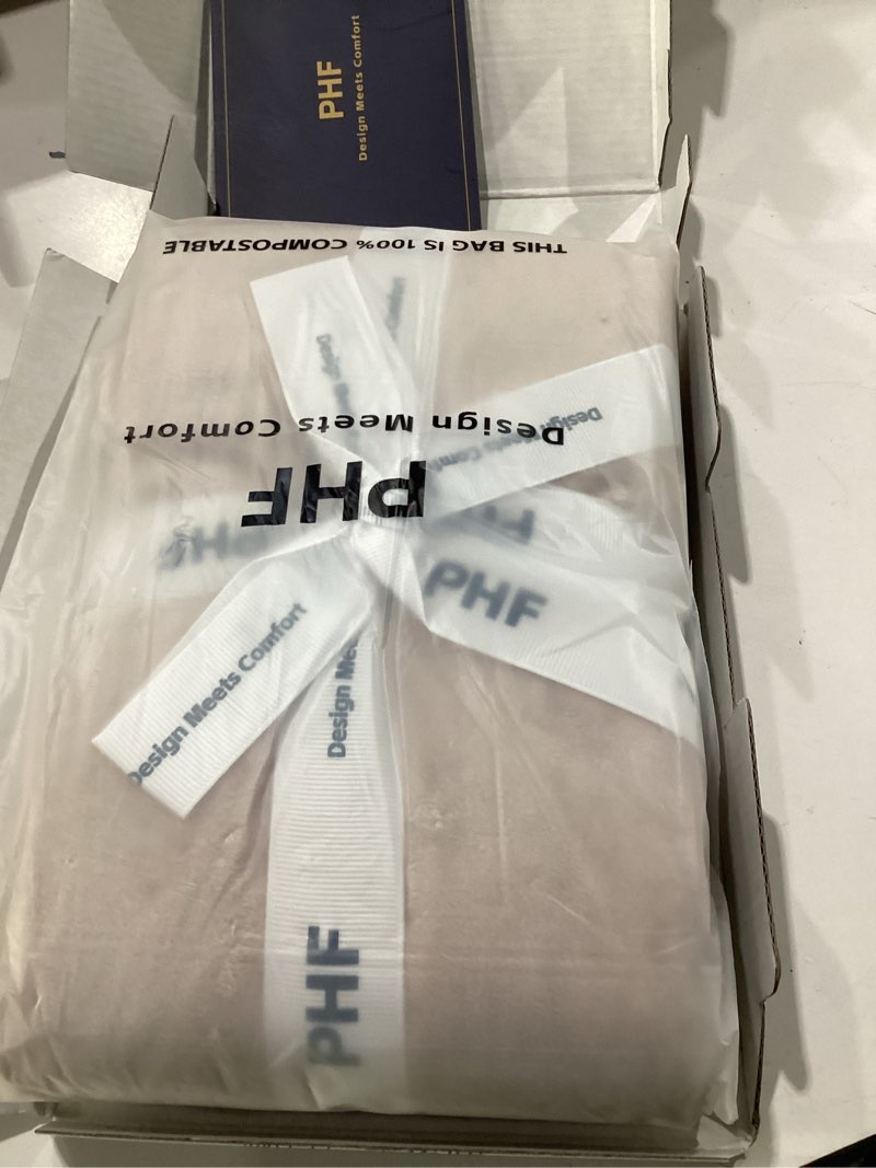 Condition photo showing New/Like New for PHF Truly Velvet Euro Sham, 26"x 26",No Insert, 2 Pack Color Gradient Euro Throw Pillow Covers, Ultra Soft Cozy Pillow Covers for Home Decorative, No Shedding, No Pilling, Rose Pink Rose Pink 26" x 26" (Pack of 2)