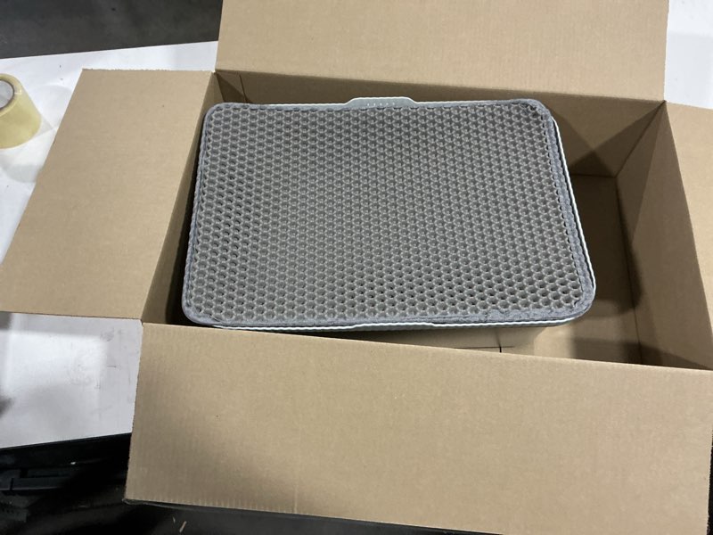 Condition photo showing Good Condition for stainless steel cat litter box with lid, 20" l x 14.2" w x11.8 h, large cat litter box for multiple cats with high sided, no-leak & stick, easy to clean, includes litter mat & multi functional scoop light gray 20" l x 14.2" w x 11.8" h (1-pack)