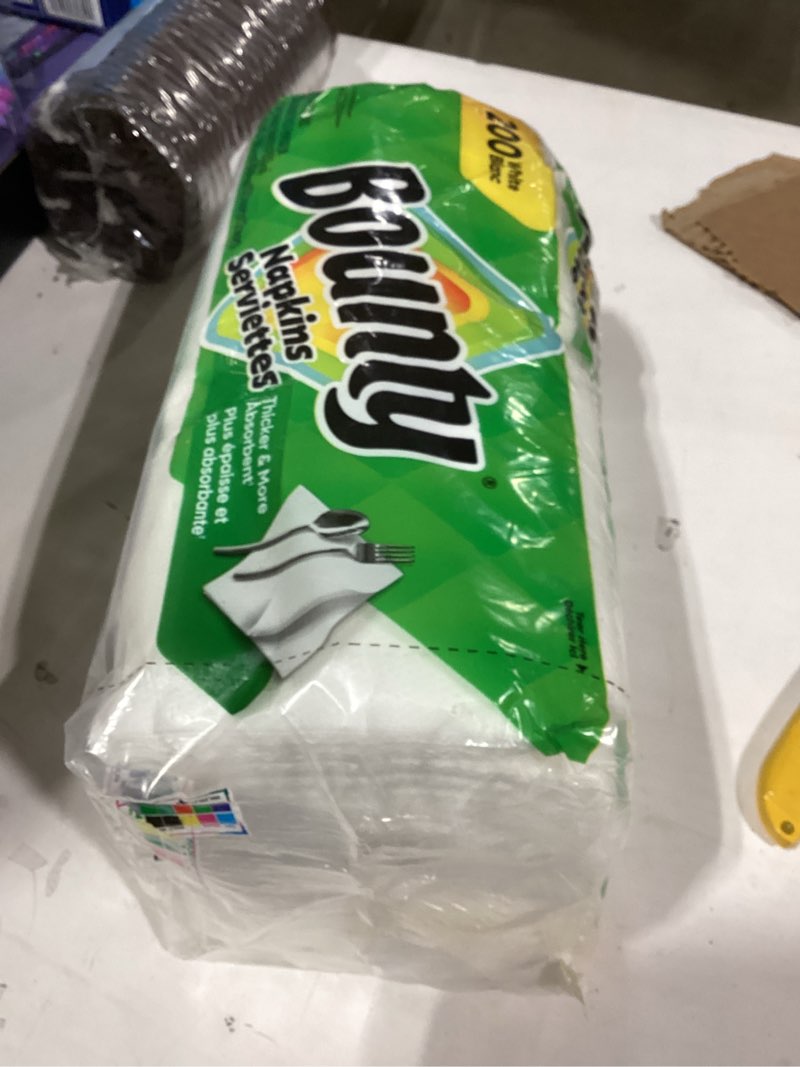 Condition photo showing New/Like New for bounty paper napkins, white, 200 count, packaging may vary 200 count (pack of 1)