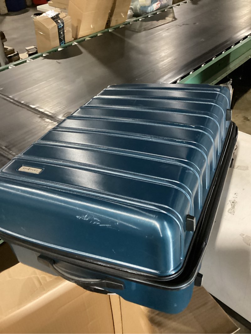 Condition photo showing Good Condition for large samsonite spinner sutcase blue