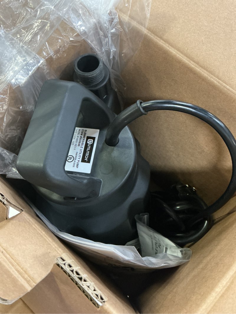 Condition photo showing Good Condition for utilitech 1/6-hp 115-volt 25-gpm thermoplastic submersible utility pump