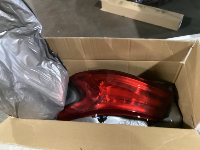 Condition photo showing Good Condition for passenger side tail light assembly compatible with 2016 2017 2018 maxima rear tail lamp taillight 26550-4ra1a ni2805104 (right)