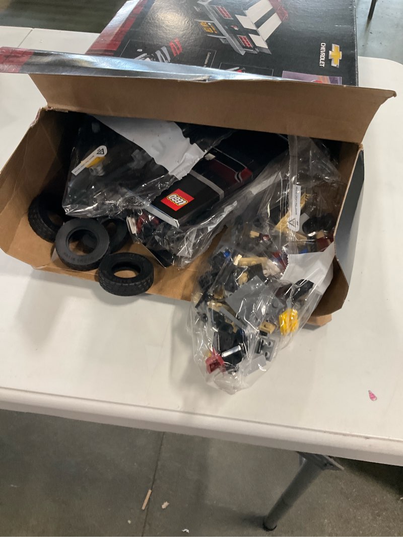 https://lotting-media.assets.bidfta.com/lotting_9c2337cc-6763-4848-811a-9ca2fd8611fc