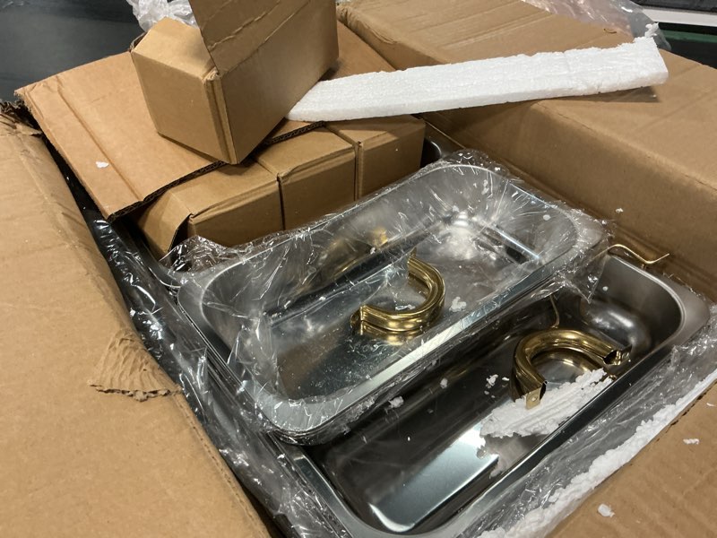 Condition photo showing Good Condition for 9Qt Chafing Dishes for Buffet, Gold 304 Stainless Steel Chafing Dish Sets, Food Warmers for Parties, Buffet Servers and Warmers, Warming Trays for Buffets Party, Multiple Size Food Pans, 4 Pack Gold-003