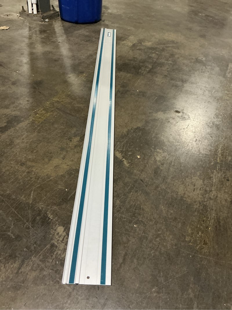 Condition photo showing Good Condition for Makita 194367-7 118" Guide Rail