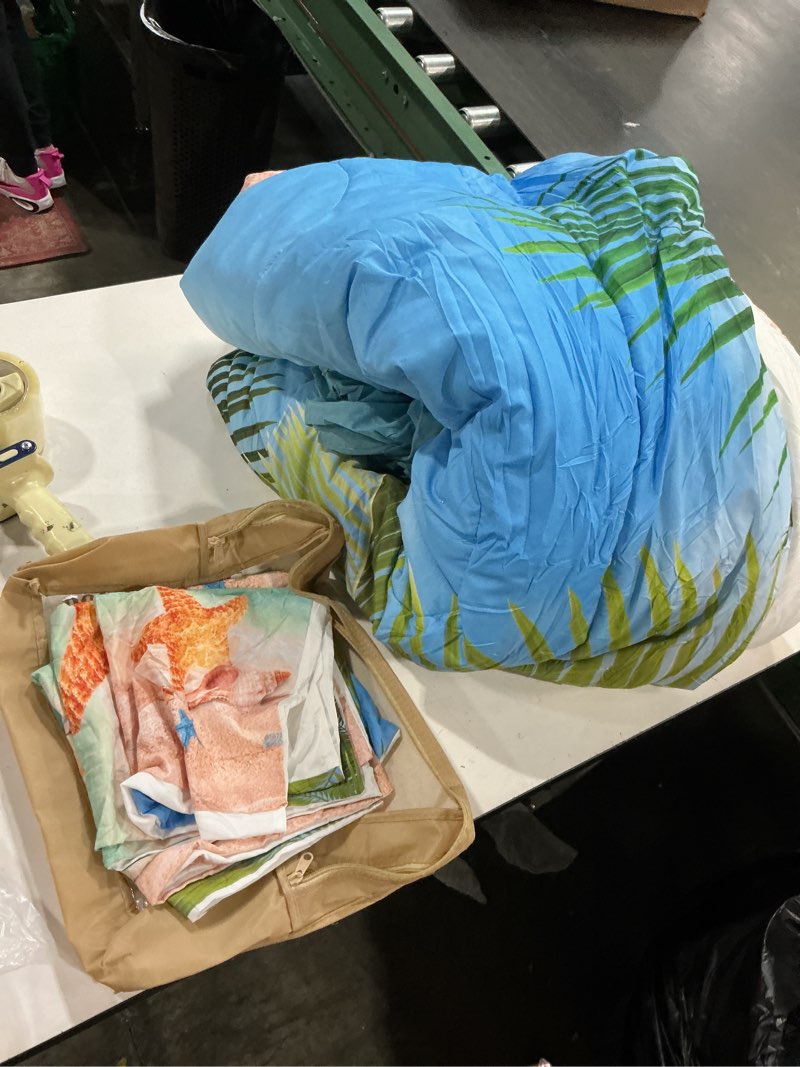Condition photo showing Good Condition for MOVE OVER Beach Comforter Set 8 Pieces King Size Bed in a Bag Conch and Starfish Pattern Ocean Beach Bedding Comforter Set Hawaii Scenery Tropical Palm Tree Bedding Set with 1 Cushion Cover King-8 Pieces Green