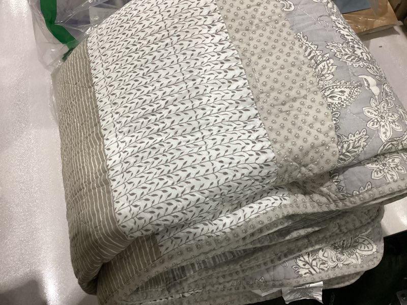 Bilot Robyn Neutral Taupe Gray White Floral Hibiscus Flower Patchwork Striped Quilt Set - Pre-Washed Cotton Coverlet - Lightweight Reversible Bedspread, King Size