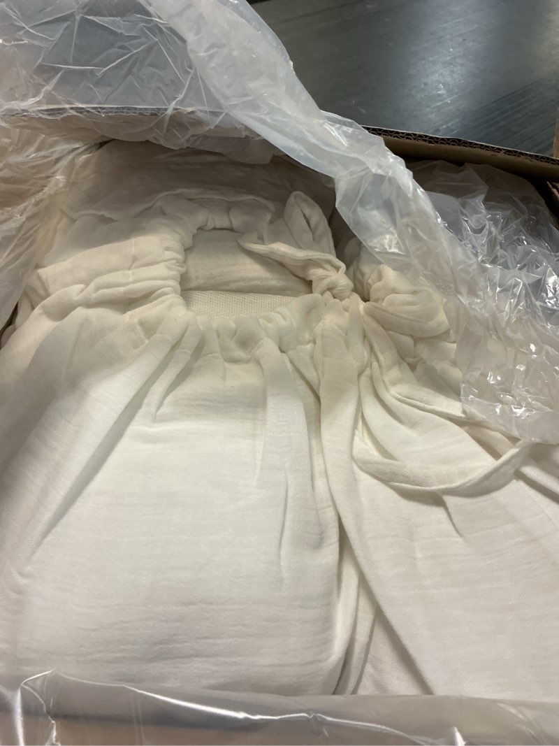 Condition photo showing Good Condition for organic cotton gauze dream quilt, king/cal king, white