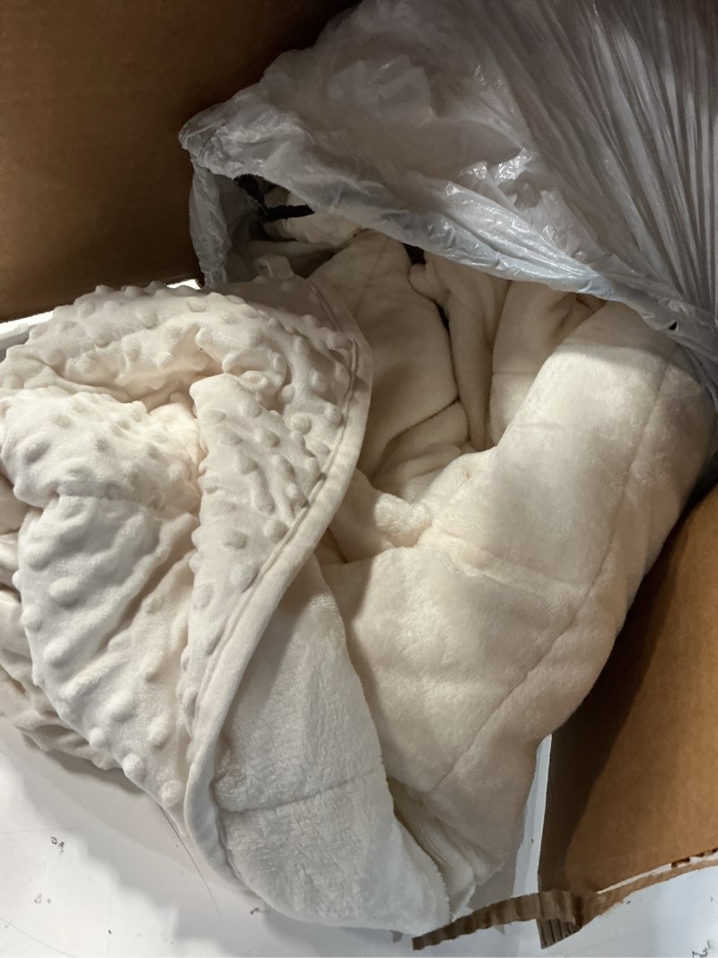 Condition photo showing item condition for Serta Heated Blanket, Eletric Full Size Blanket, Soft, Warm, Fuzzy Heating Blanket Full for Office, Couch, 1-12 hr Auto Shut Off Timer, 10 Lv Heat Setting, ETL Certified, Full 77" x 84" Ivory