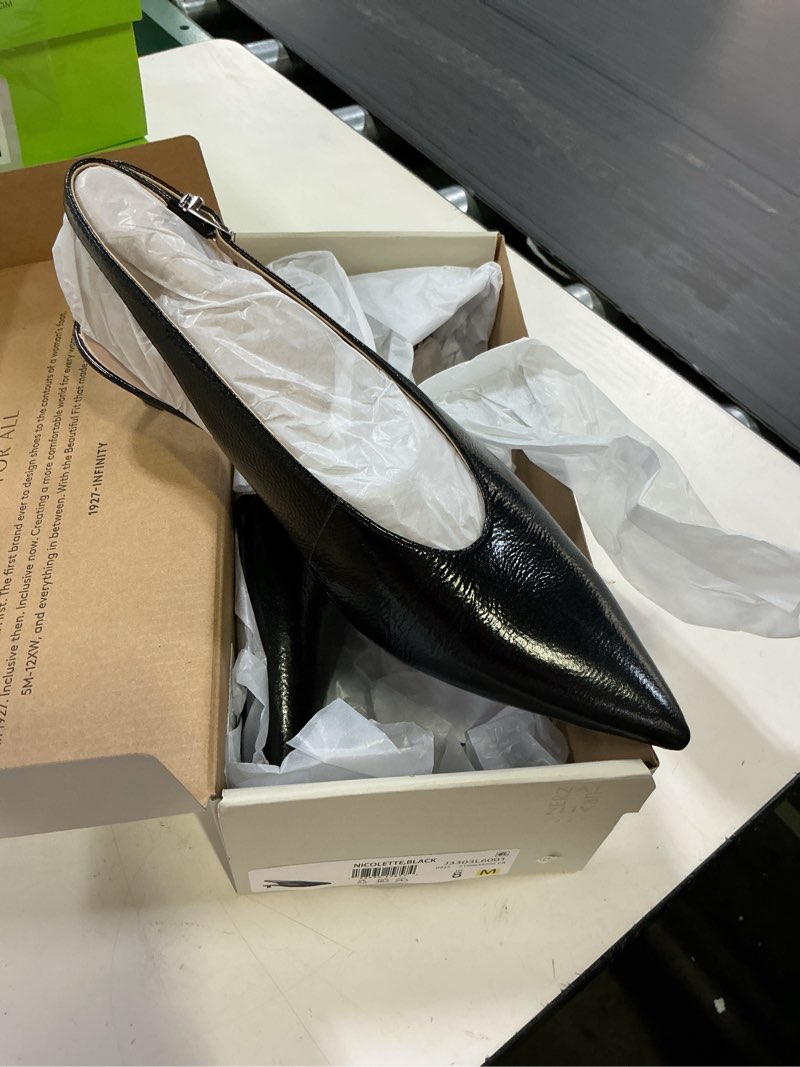 Condition photo showing New/Like New for naturalizer nicolette 8 black leather