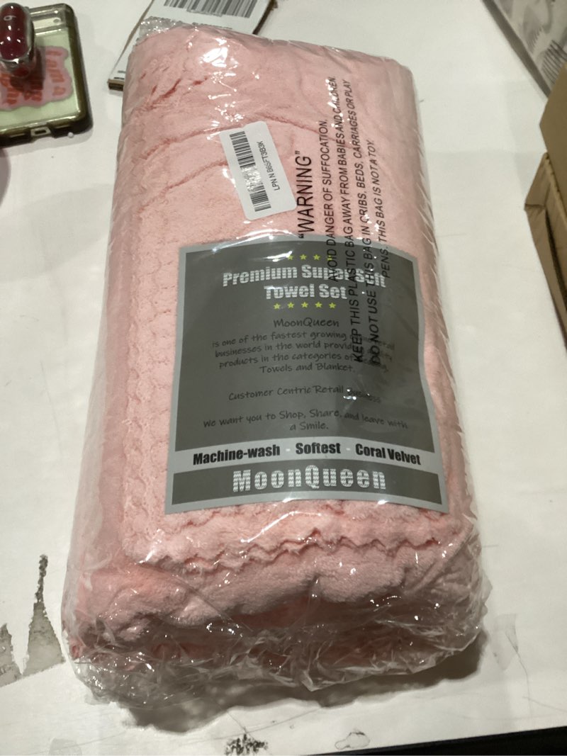Condition photo showing New/Like New for moonqueen ultra soft towel set - quick drying - 2 bath towels 2 hand towels 2 washcloths - microfiber coral velvet highly absorbent towel for fitness, bathroom, sports, yoga, travel (pink, 6 pcs)