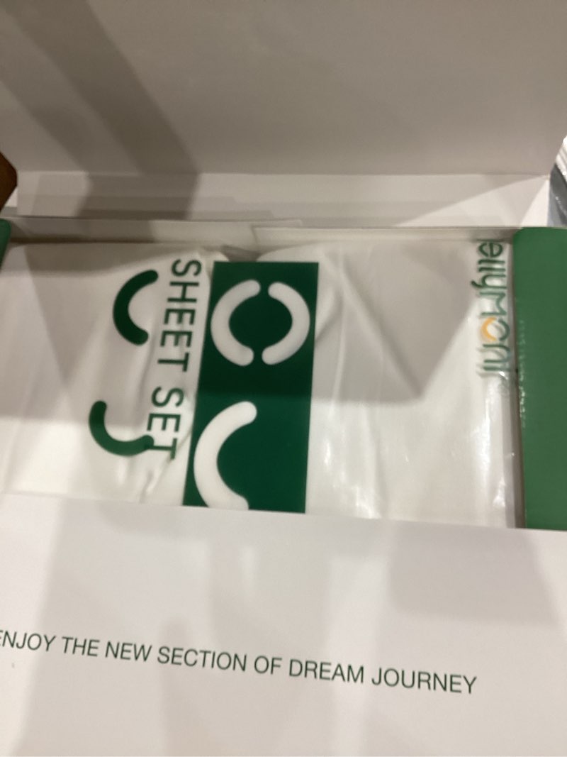 Condition photo showing New/Like New for JELLYMONI King Sheet Set, Luxury Rayon Derived from Bamboo, Cooling Bed Sheet Set - Ultra Soft, Breathable, Eco-Friendly, Hypoallergenic - 4 Piece Sheets & Pillowcases, White