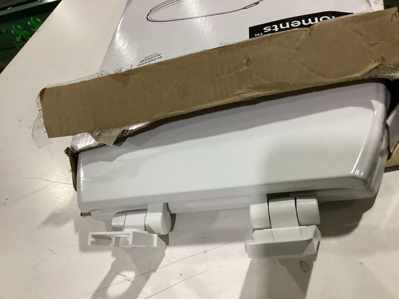 Condition photo showing Good Condition for american standard 5503a00b.020 transitional elongated toilet seat soft close, white elongated front