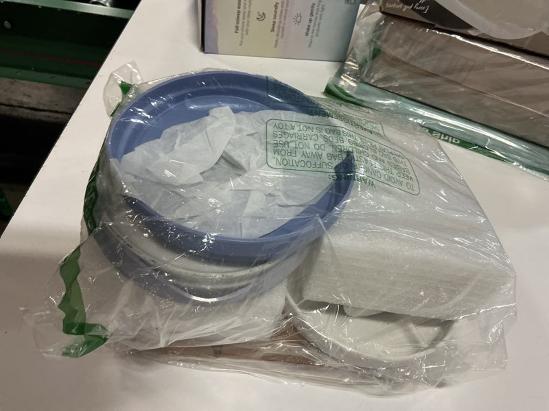 Condition photo showing Good Condition for Elk and Friends Kids 6.7” Porcelain Divided Plates with Silicone Suction Sleeves | Suitable for Babies/Kids/Toddlers | Microwave & Dishwasher Safe | Non Slip | Snack Dishes | 4 Pack Blush/Lilac/Sage/MistyBlue 6.7" Divided (Suction Sleeve)