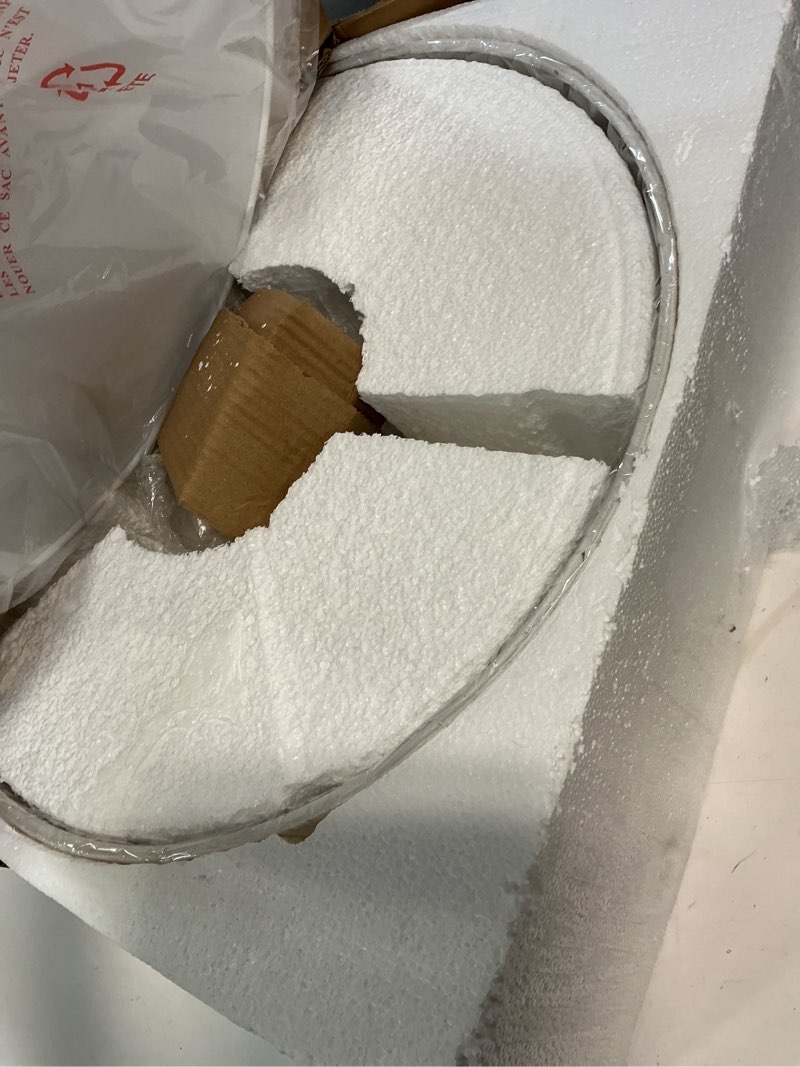 Condition photo showing Good Condition for 20 inch drum gold 4 light semi flush mount close to ceiling light fixture,linen fabric shade for bedroom,living room,dining room hallway 20 inch gold linen shade