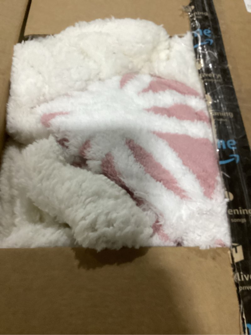 Condition photo showing New/Like New for LOMAO Sherpa Fleece Blanket Fuzzy Soft Throw Blanket Dual Sided Blanket for Couch Sofa Bed (Pink, 90''x90'')