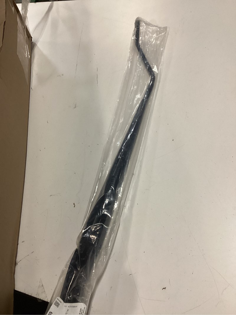 Condition photo showing Good Condition for gm genuine parts 22846939 passenger side windshield wiper arm