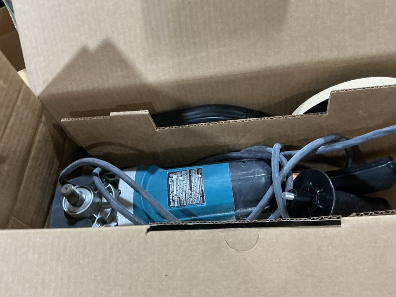 makita 9237cx3 7" polisher