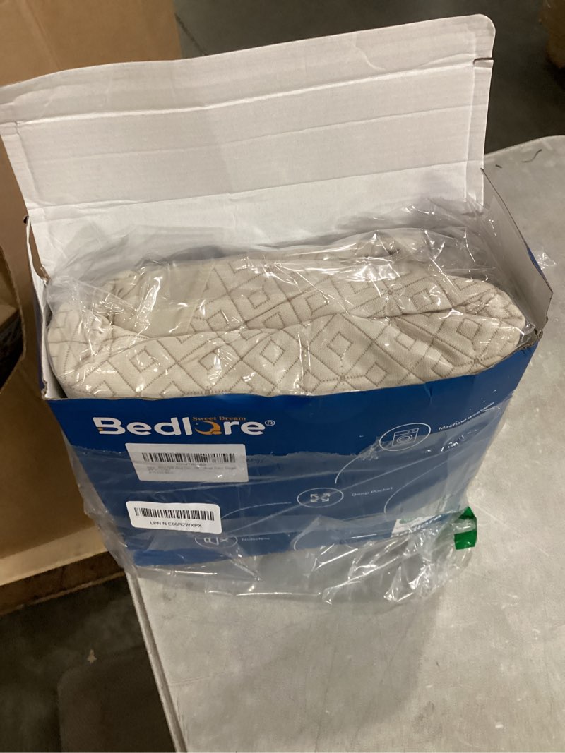 Condition photo showing Good Condition for bedlore king size mattress protector, waterproof noiseless mattress cover with stretchable pockets beige