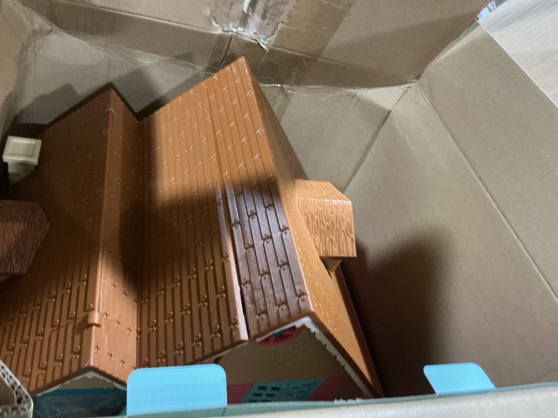 Condition photo showing Good Condition for Li'l Woodzeez – Honeysuckle Hillside Cottage – Toy Furniture & Accessories – Playset for Kids – Collectible Toys – 3+ Years – Charming Cottage Playset for Imaginative Play