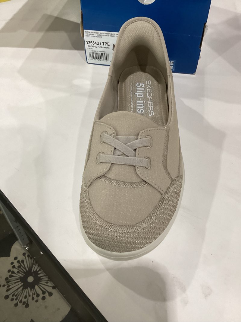 skechers women's slip-ins: on-the-go flex - top notch loafer flat, taupe, 9
