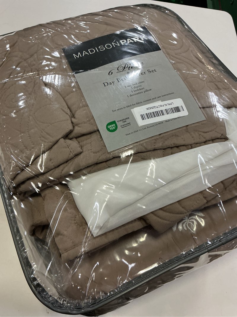 Condition photo showing Good Condition for madison park classic cottage cotton daybed cover set, 6pc, 39"x75" | double-sided stitching design, all season bedding with shams, bed skirt, decorative pillows, reversible, khaki 75"x39" quebec khaki