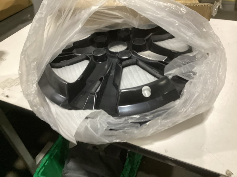 Condition photo showing Good Condition for pacrim 17" gloss black wheel skin set made for chevrolet colorado (2015-2022) | durable abs plastic cover hubcap | fits directly over oem wheel