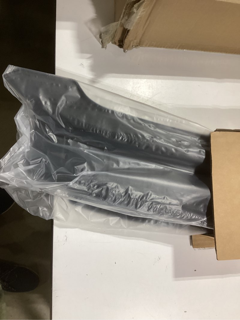 Condition photo showing New/Like New for 2025 2026 Model Y Juniper Rear Bumper Guard 1 PCS Anti-Scratch TPE Rear Trunk Door Sill Protector for Refresh Model Y Juniper Internal Accessories New Model Y Juniper Rear Bumper Guard