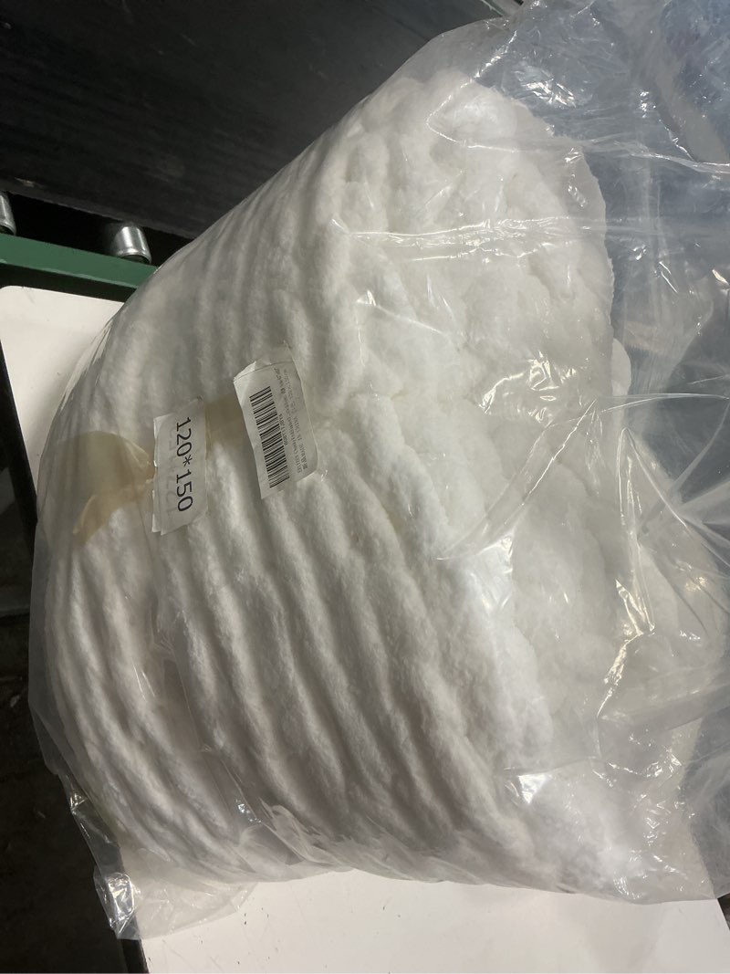 Condition photo showing New/Like New for erlyeen chunky knit blanket throw chenille cable handmade chunky knit throw blanket warm soft cozy for bed chair sofa best gift,white 47"x60"
