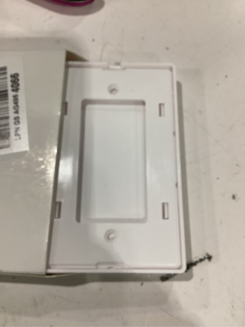 Condition photo showing Good Condition for 1-gang screwless blank wall plate cover blank switch outlet electrical faceplate for light switch, receptacle, dimmers, usb outlet, gfci, child safe cover plate, white (4-pack) 4 pack single blank-white
