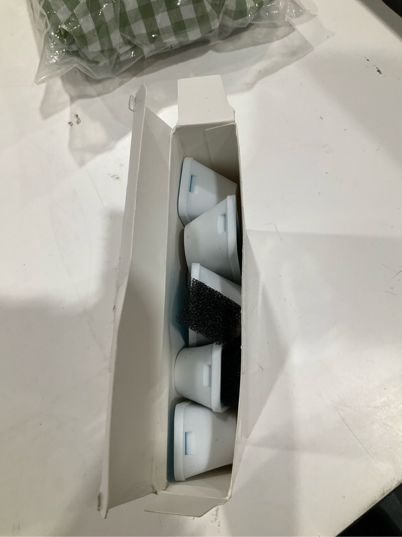 Condition photo showing Good Condition for 20 pack replacement cat water fountain filters for 108oz/3.2l stainless steel pet water fountain 309a/309b/309c, 10 filters and 10 pre-filter sponges