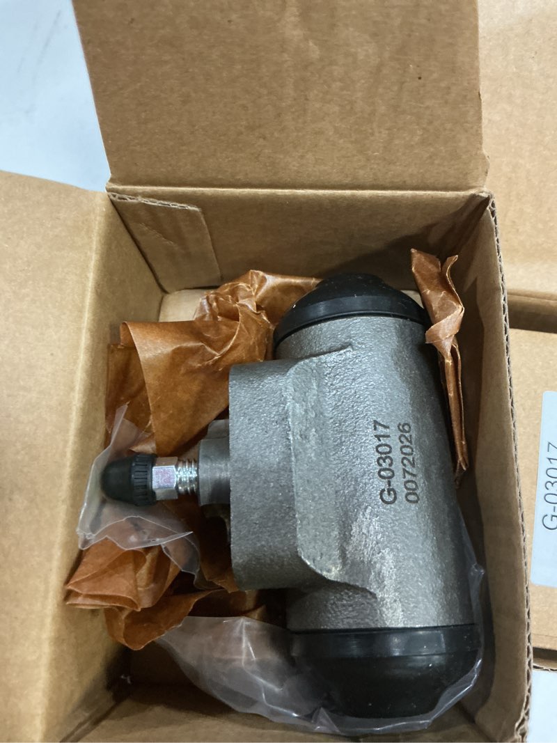 Condition photo showing Good Condition for 89059127 rear drum brake wheel cylinder 2-pc set compatible with chevrolet models silverado 1500 2006-2008, silverado 1500 hd 2005-2006 and gmc models sierra 1500 classic, sierra 1500 hd classic