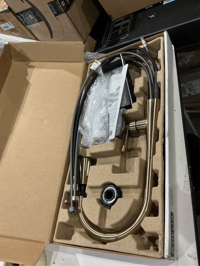 Condition photo showing Good Condition for delta boyd brushed gold kitchen faucet with pull down sprayer and soap dispenser, modern single hole kitchen sink faucet, single handle, champagne bronze 19893z-czsd-dst