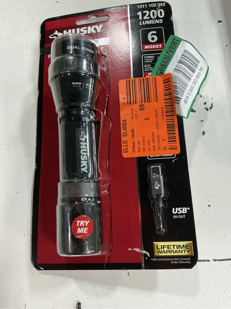 Condition photo showing Good Condition for 1200 lumens dual power led rechargeable focusing flashlight