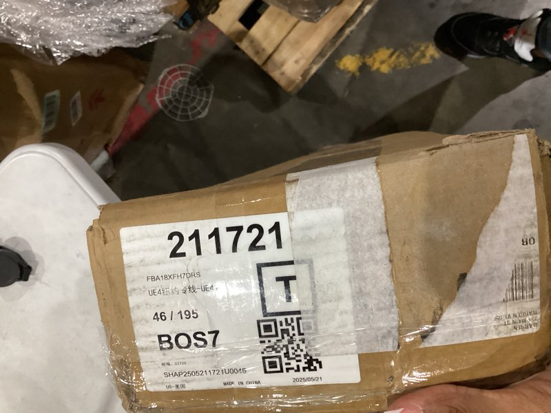 https://lotting-media.assets.bidfta.com/lotting_9d090202-fca5-4cd9-ba69-cacdc68d1dca