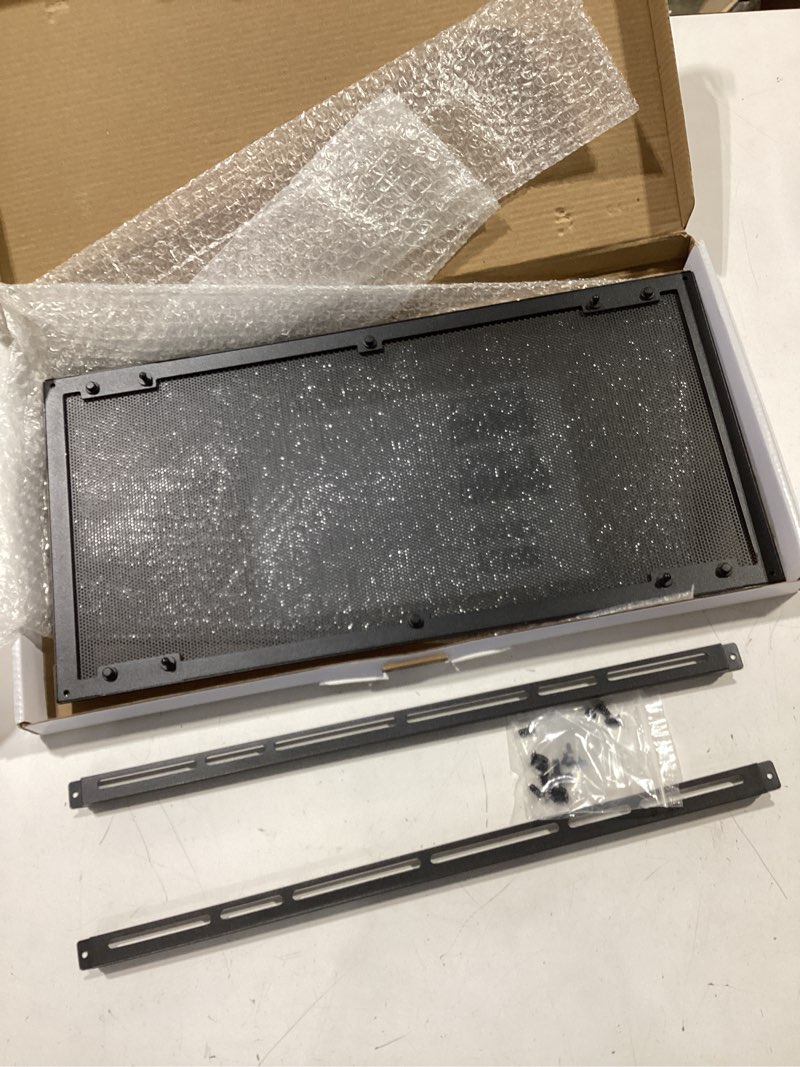 Condition photo showing New/Like New for lian li o11de-4x computer accessory kit