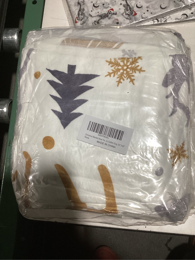 Condition photo showing New/Like New for Christmas Throw Blanket Cute Xmas Dog Snowflake Blankets Ultra Soft Farmhouse Snowman Flannel Fleece Throw Warm Cozy Winter Holiday Fuzzy Plus Gift Cabin Throw for Bed Sofa, 50" X 60" Blue Gray Puppy 50"×60"